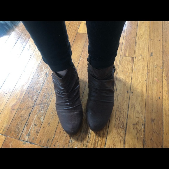 Brown boots - Picture 2 of 2
